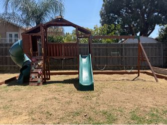 Playground set