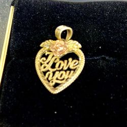 Beautiful  Heart Pendant 14 Kt Solid Gold