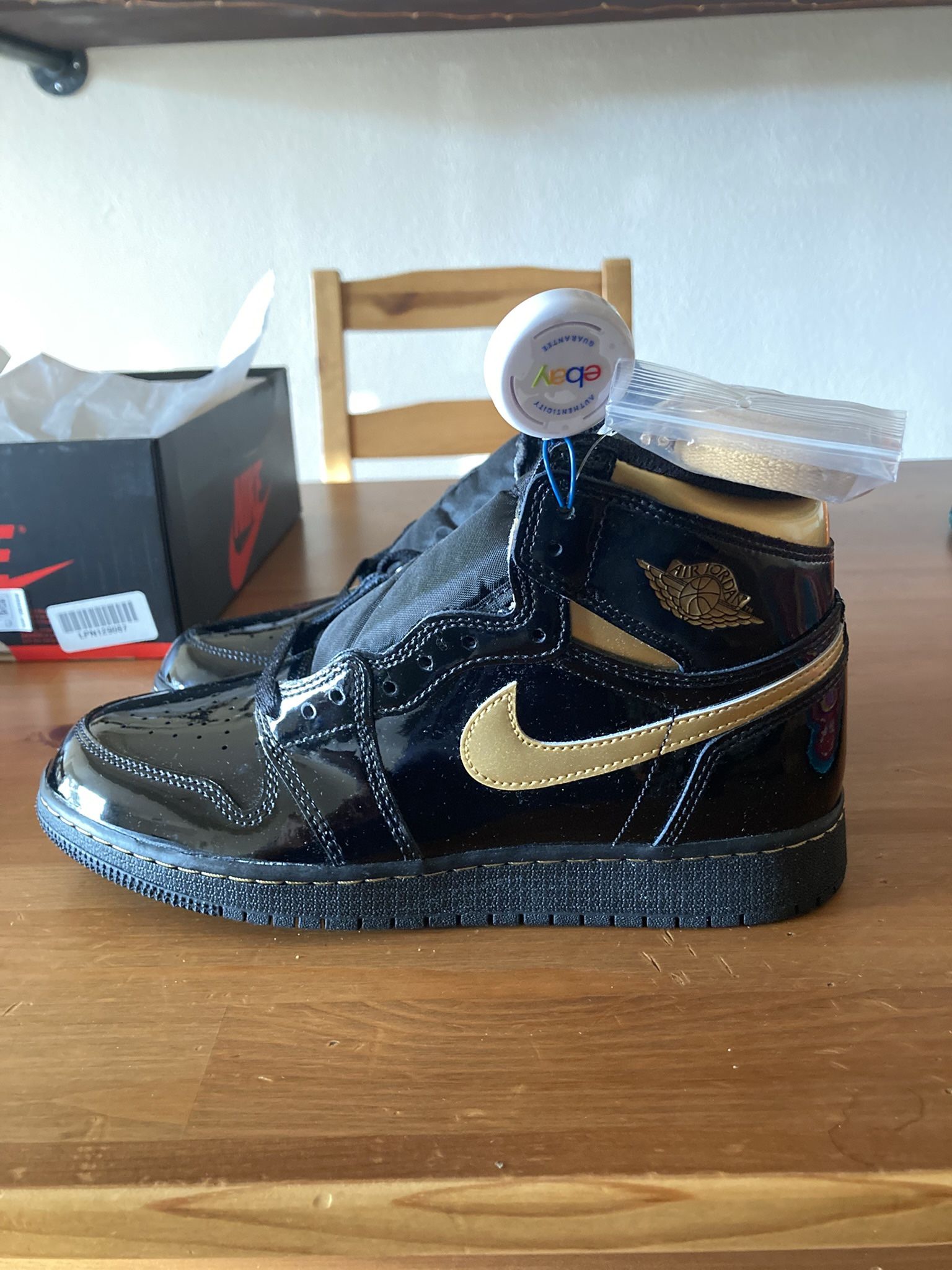 Air Jordan 1 Retro High OG Black Metallic Gold (GS)