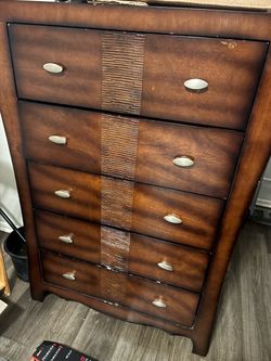 Dresser