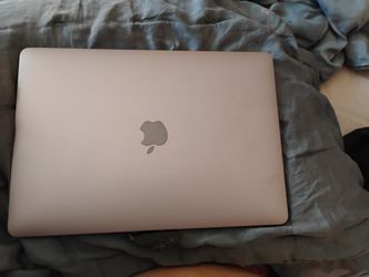 MacBook Pro M2 2022 