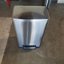 Kitchen Trashcan