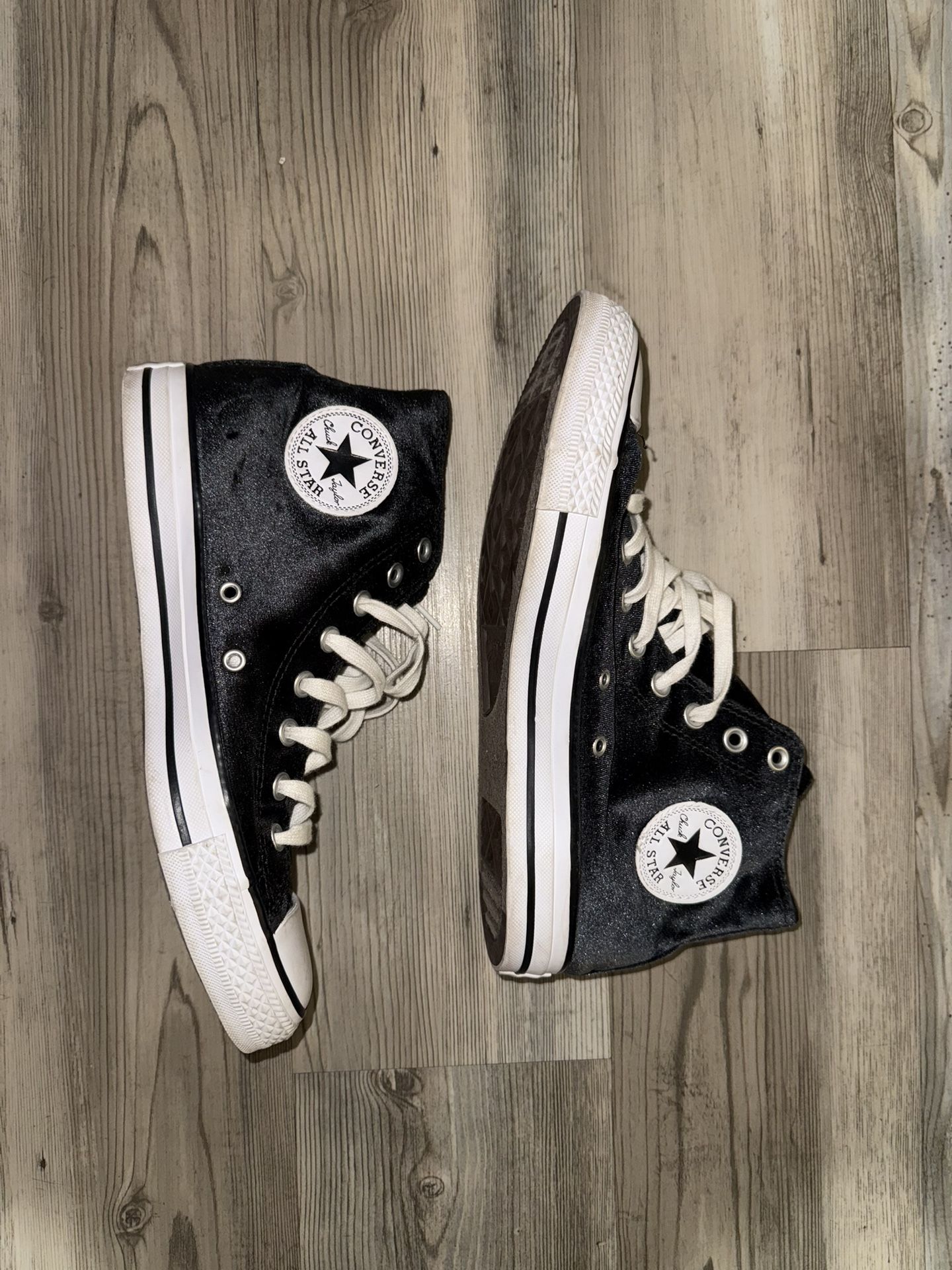 Converse All Star High Top Velvet (10 Women’s, 8.5 Men’s) $20fcfs