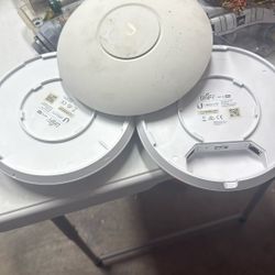 3x UniFi AP AC Pro