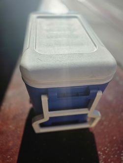 38 Quart Wheeled Hard Cooler, Blue Rolling Cooler with Tow Handle