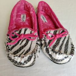 Women's Shoes Size 6. Good Condition 