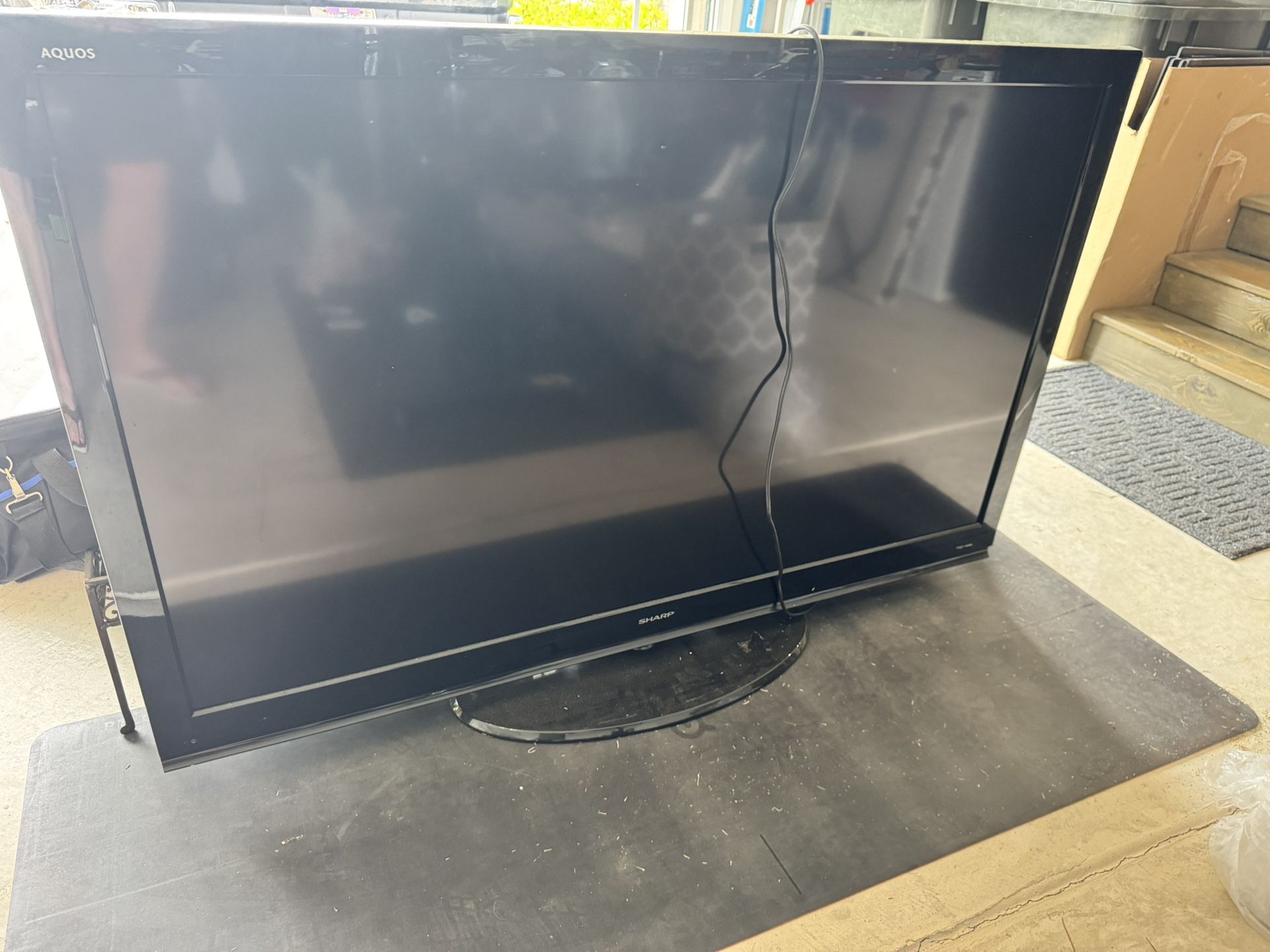 Sharp Aquos 59’ TV
