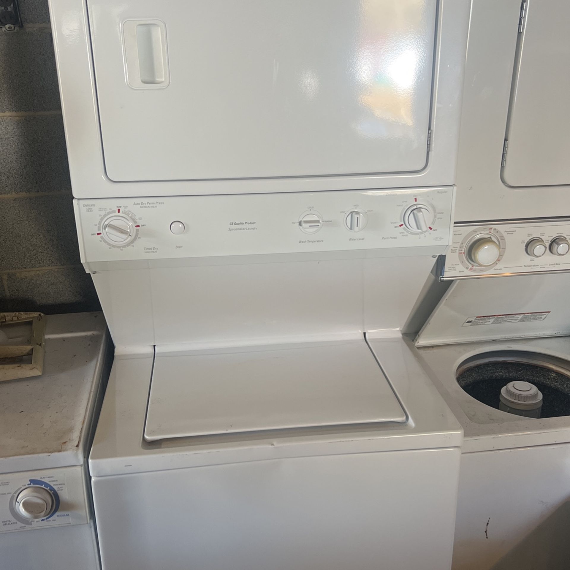 Stackable Washer And Dryer By Ge An Excellent Condition