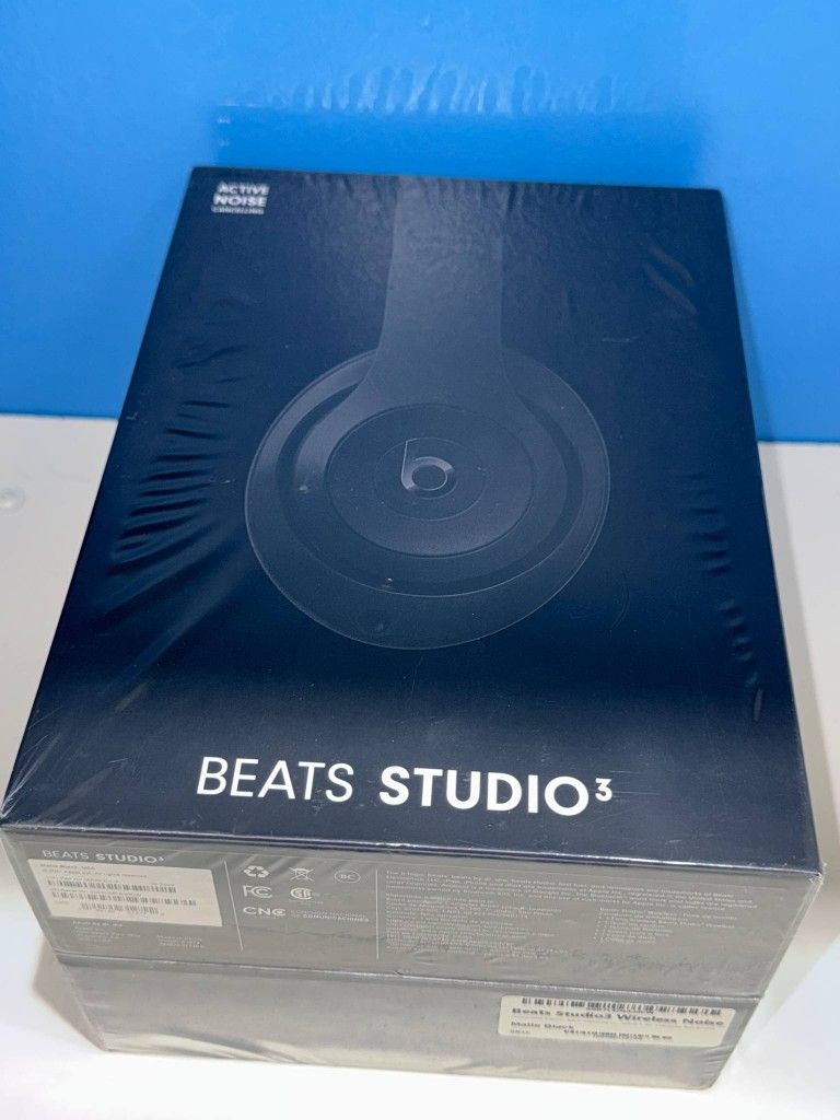 Beats - Beats Studio 3 Bluetooth Headphone Brand New - Pay $5 and the rest later