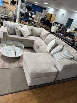 Sectional FREE LOCAL DELIVERY