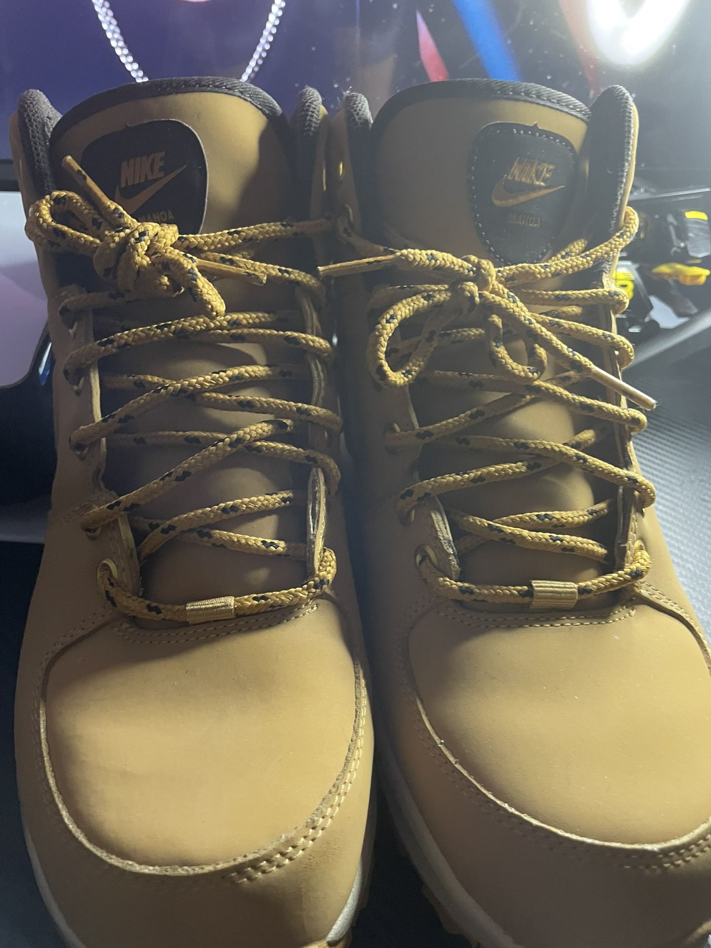 Nike Manoa 