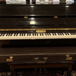 Schafer & Sons Piano 