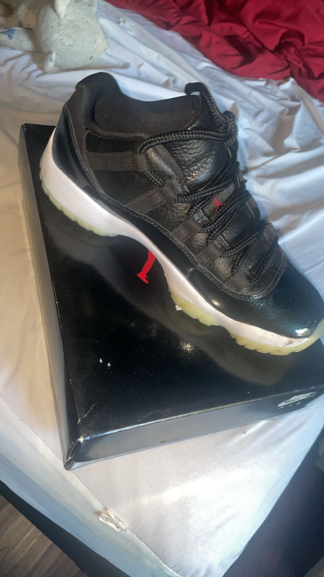 JORDAN 11 72-10 used with box
