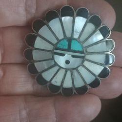 Vintage Native American, Zuni Sun face Sterling Silver Pin. 