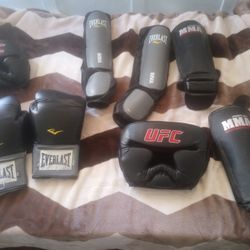 Sold The Boxinr Boxing 16 Oz  Gloves UFC Headgear Kickboxing Shins Equipment Nike Everlast 