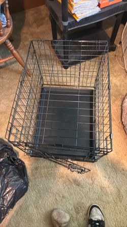 Like new small crate