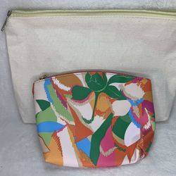 Two makeup bags with zippers, one white and one multicoloured #makeupbag 