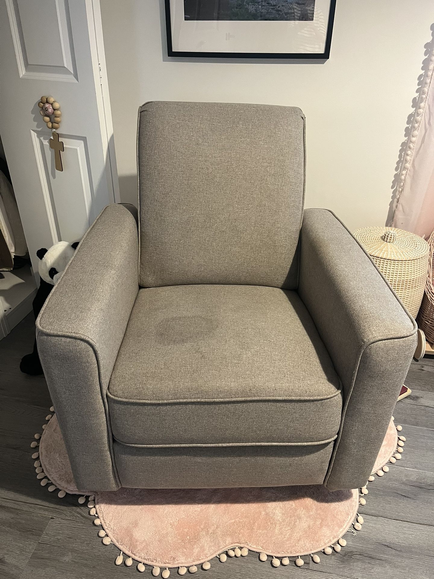 Nursery Recliner Chair - Excellent Condition!