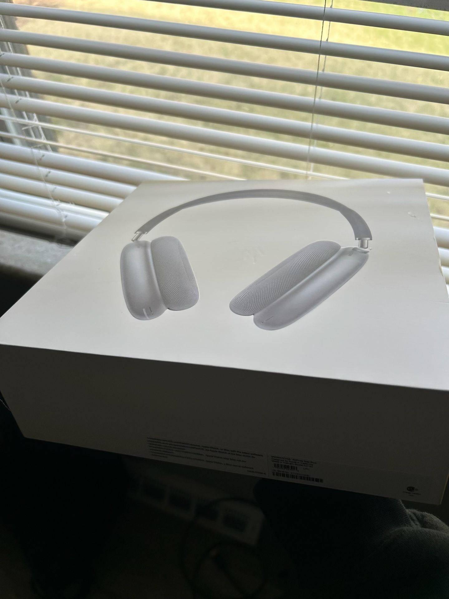 Apple AirPods Max - Sky Blue, Excellent Condition, With Box