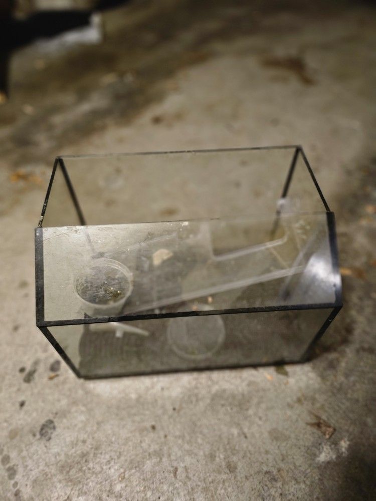 Used 8.5 Gallon Tank And New Hang On Back Filter