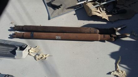 02-06 escalade drive shafts