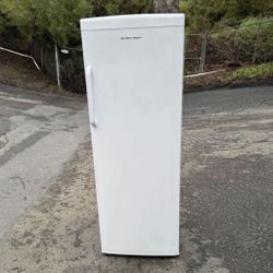 11 Cubics Tall Standing Upright Freezer Garage Ready