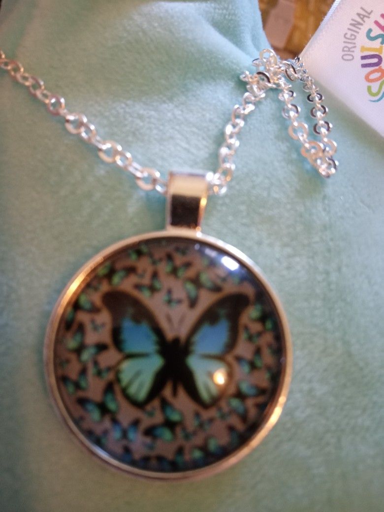 Butterfly Charm On 20-22 Inch Chain