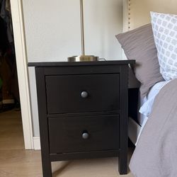 Set of 2 night stands