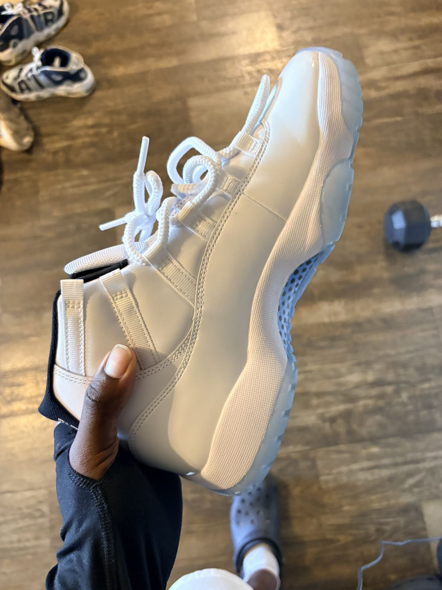 Air Jordan 11 Legend Blue
