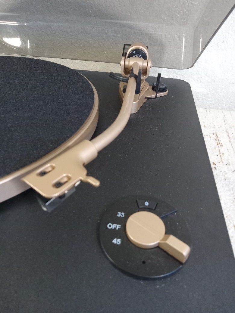 Heyday Wireless Turntable/Bluetooth Record Player for Sale in Portland