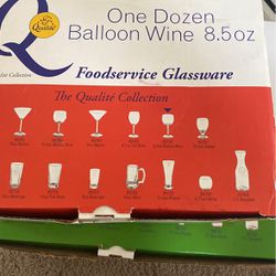 One  Dozen Ballon Wine 8.5 Oz