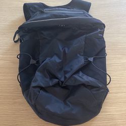 Lululemon Hiking backpack - Small $80