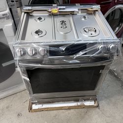 NEW SAMSUNG STOVE