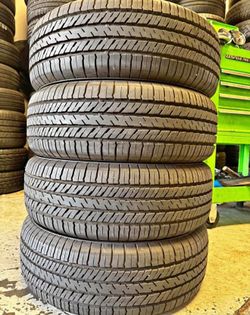 225/60/17Yokohama Selling a set of 4 tires in excellent condition π«‘