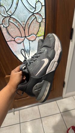 Men’s Nike size 9
