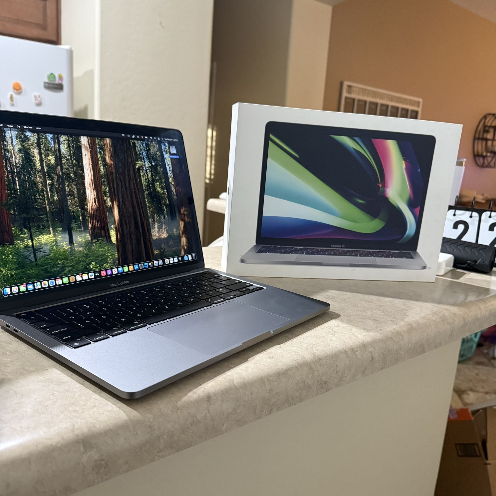 MacBook Pro 13 inch Apple M1 chip 256gb with Touch Bar with