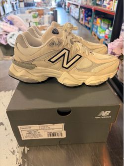 New Balance Unisex 9060 in Sea Salt Raincloud Size 8 in Men 9.5 in Women Brand New In Box