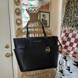 Michael Kors Black Purse And Wallet 