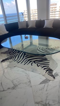 Large glass Cocktail table
