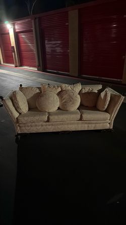 Vintage Cream Damask Sofa with Pillows