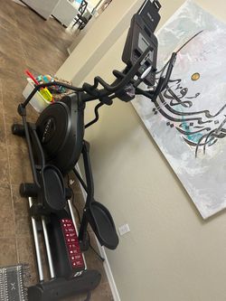 Sole E25 Elliptical Machine
