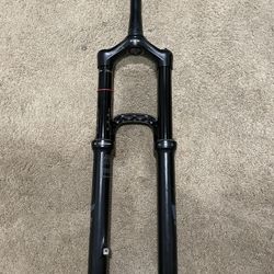 Rock Show Lyrik 27.5 180mm Offset 46 With Upgraded Skf Seals And New C1 Air Spring