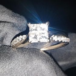 Ladies Wedding Ring 10 K Solid Gold With Diamonds 6 5 Size 