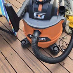 Ridgid 16 Gallon Wet Dry Vac