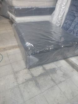 🥳🎉🥳🎉 $899 Queen Beautyrest Black Series 3 Firm Pillow Top Mattress 16.5 Inch Height Mattress $899 🥳🎉🥳🎉