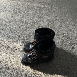 Excellent Condition Size 5 Hiking Boots