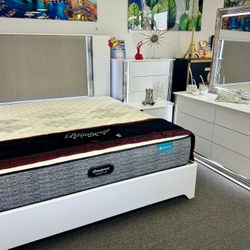 BEDROOM FURNITURE SPECIAL😱Beautiful White Lacquer 5pc Bed Set On Sale Only $1499