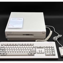 Commodore Amiga 3000 Computer 25MHz '030, 18MB RAM, Keyboard, Mouse & more!