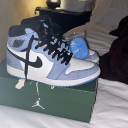 Air Jordan 1 Retro High OG “University Blue” Size 10 Men’s