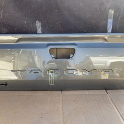 Tail Gate Toyota Tacoma 2024